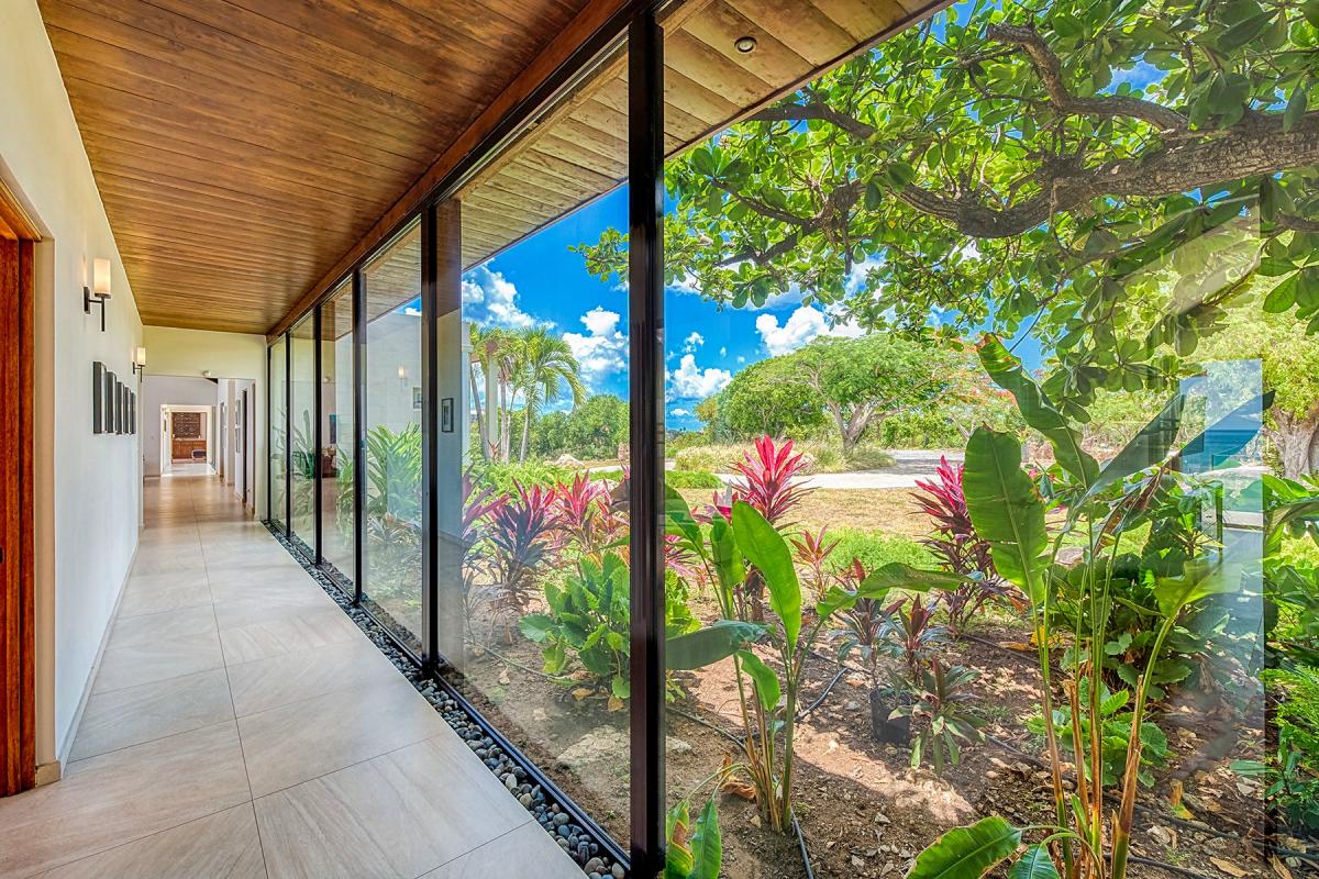 St Martin luxury villa rental - Hallway